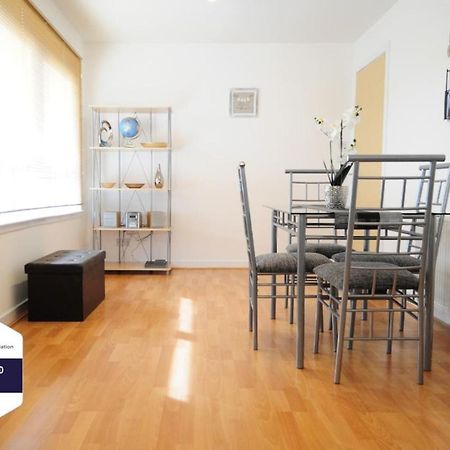 New Glasgow Family Home - Private Parking Екстер'єр фото