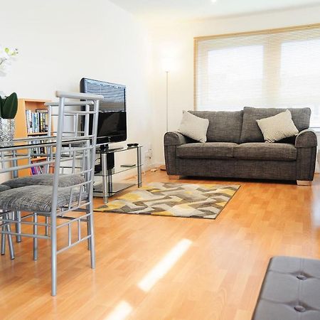 New Glasgow Family Home - Private Parking Екстер'єр фото