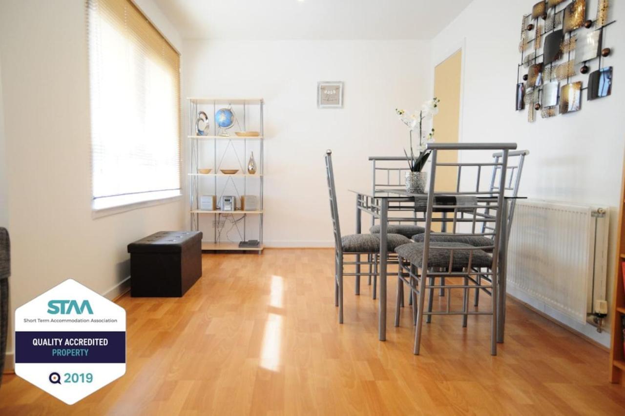 New Glasgow Family Home - Private Parking Екстер'єр фото