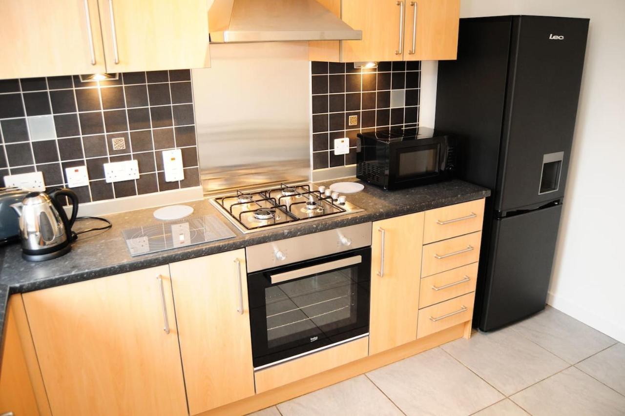 New Glasgow Family Home - Private Parking Екстер'єр фото
