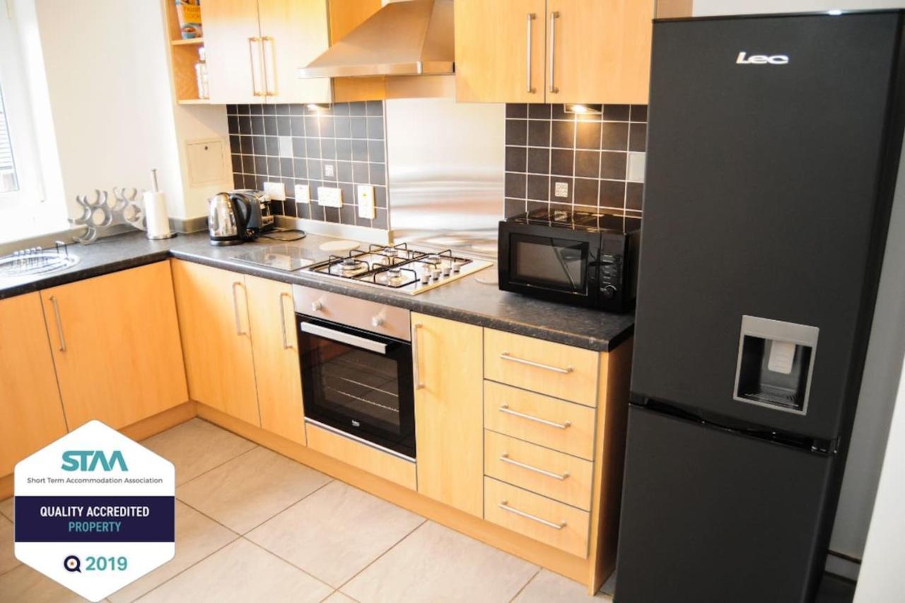 New Glasgow Family Home - Private Parking Екстер'єр фото