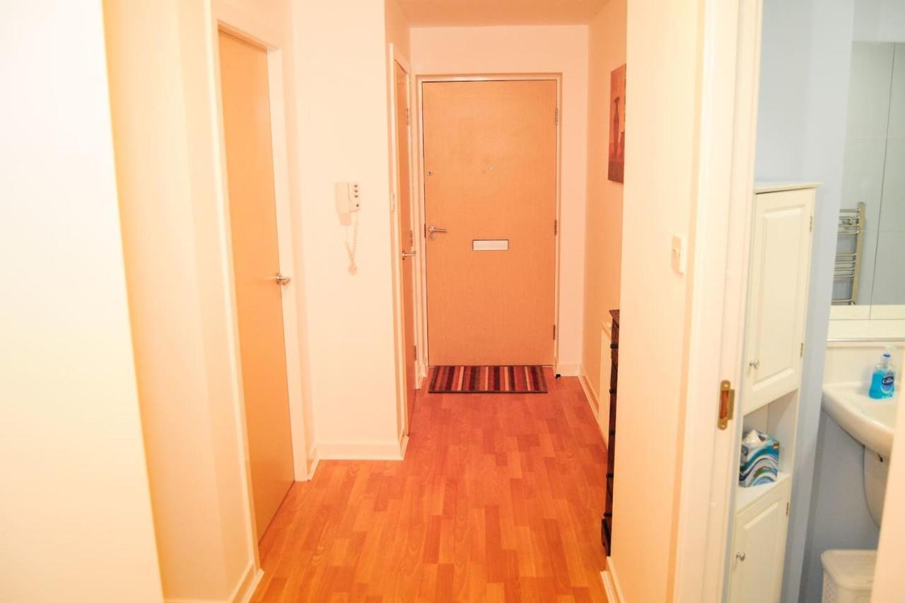 New Glasgow Family Home - Private Parking Екстер'єр фото