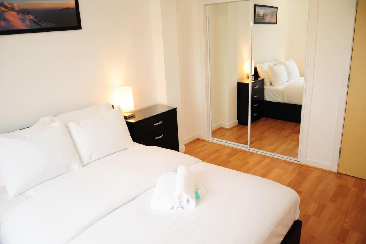 New Glasgow Family Home - Private Parking Екстер'єр фото