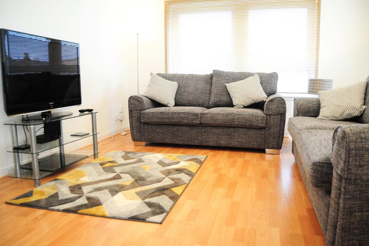 New Glasgow Family Home - Private Parking Екстер'єр фото